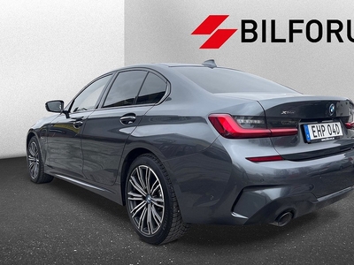 BMW 330e xDrive Sedan M-SPORT / NAVi / DRAG / V-HJUL / VAT