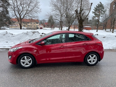 Hyundai i30 5-dörrar 1.6 CRDi Euro 5, Lågmil | Nybess