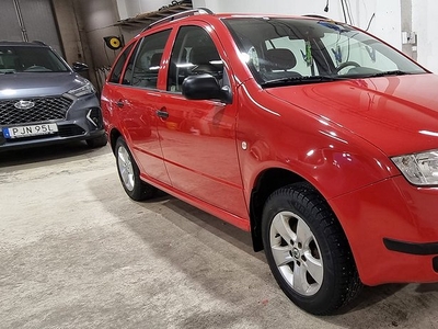 Skoda Fabia Kombi 1.4 MPI, Ny skattad, Nybesiktigad,kamkedeja