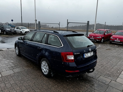 Skoda Octavia COMBI 1.6TDI AUT DRAG EL-BAKLUCKA 2-ÅRS GARANTI