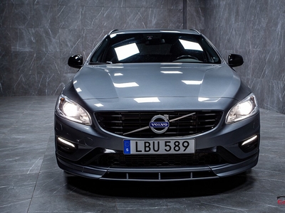 Volvo V60 D4 AWD R-Design 370hk Steg 4 Värm Navi VOC