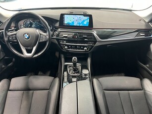 BMW 520 d Touring Sport Line Navi D-värm Drag 190 hk