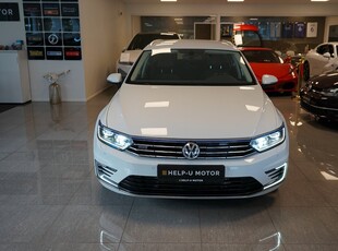 Volkswagen Passat Sportscombi GTE Drag Kamera Värmare 204hk