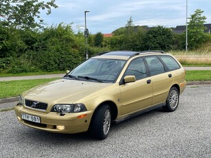 Volvo V40 T4 | Taklucka | Nybesiktigad | Välutrustad 200HK