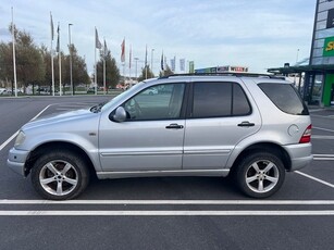 Mercedes-Benz ML 230