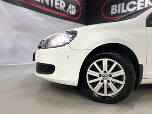 Volkswagen Golf 1.6 TDI Aut Låga mil Värmare PDC Nybesiktad