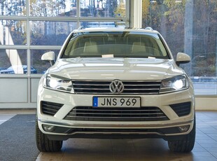 Volkswagen Touareg 3.0 V6 TDI 4Motion TipTronic Pano Värmare Läder