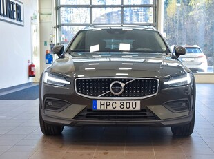 Volvo V60 Cross Country B4 AWD Pano H&K Läder Drag 360° MOMS