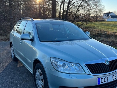 Skoda OctaviaKombi 1.6 TDI Bes Drag Lågmil 2012, Kombi