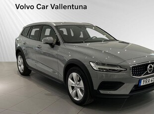 Volvo V60Cross Country B5 AWD Bensin Core OBS LAGERBIL 2024, Kombi