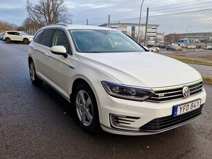 Volkswagen Passat Variant GTE Executive HeadUp Cockpit Värme