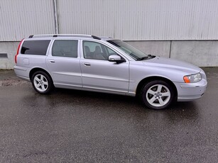 Volvo V70 2.5T Manuell, 210hk Classic, Momentum