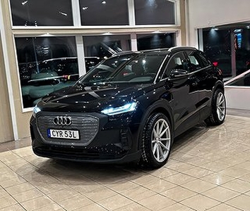 Audi Q4 35 e-tron / Navigation / Momsad / Cockpit / Carplay