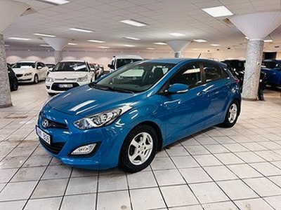 Hyundai i30 5-dörrar 1.6 CRDi Dragkrok, V-Hjul, Ny-servad