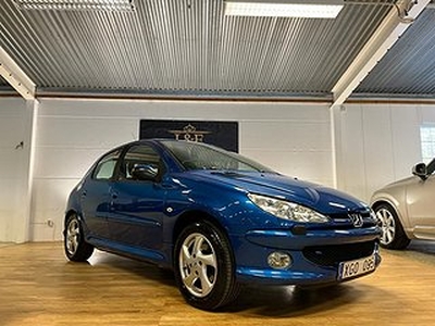 Peugeot 206 1.6 109hk DRAG/P-VÄRMARE/1ÅRSGARANTI/NYTT KAMREM