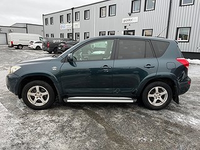 Toyota RAV4 2.2 D-CAT 4x4 Drag Skinn SoV M-värmare Navi