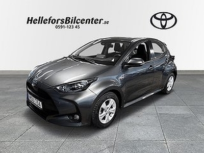 Toyota Yaris Hybrid Active Motorvärm Vinterhjul