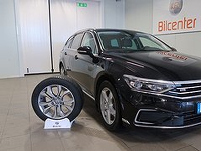 Volkswagen Passat GTE *JANUARIREA* Aut-Drag-Navi-Värmare-SoV