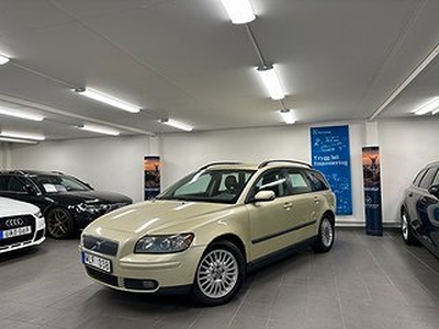 Volvo V50 T5 Automat Kinetic 220hk | Ny Servad | Dragkrok