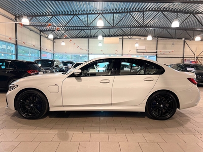 BMW 330e Sedan Steptronic M Sport UTR !!