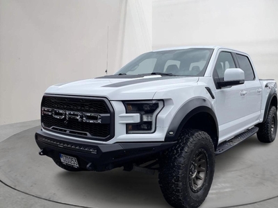 Ford F150 Raptor SuperCrew (456hk)