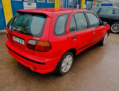 Nissan Almera 5-dörrar 1.6 Automat Ny besiktad Ny servad