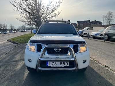 Nissan Navara Dubbelhytt 2.5 dCi 4x4 **SÅLD**