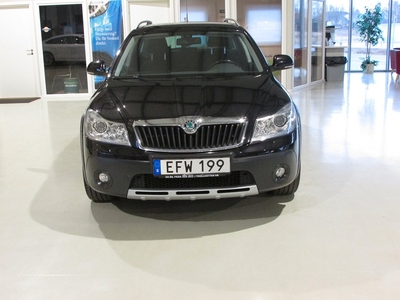 Skoda Octavia Scout 2.0 TDI 4x4 Euro 5 DRAG VÄRMARE GPS NY KAMREM