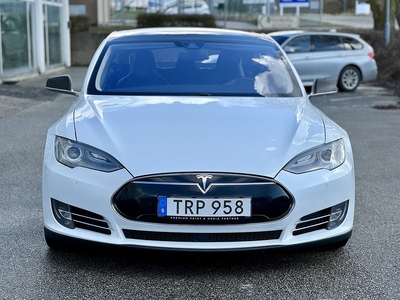 Tesla Model S 85D, Fri Supercharger AutoPilot Panorama