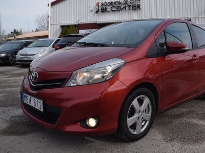 Toyota Yaris5-dörrar 1.33 Multidrive S Panorama Style Euro 5 2011, Halvkombi