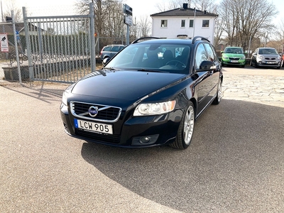 Volvo V50 D2 115HK MOMENTUM / DRAG / VÄRMARE