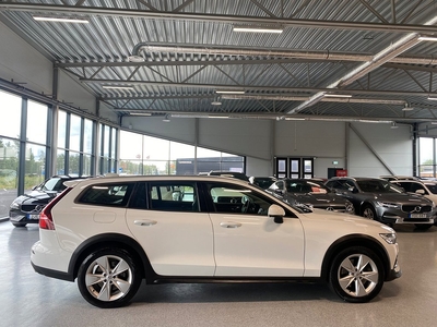 Volvo V60 Cross Country D4 AWD NAVI 190hk Kamrem Bytt VOC