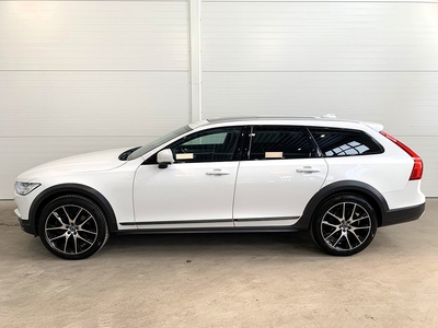 Volvo V90 Cross Country D4 AWD PRO Edition / Pano SE UTR 190hk 2018