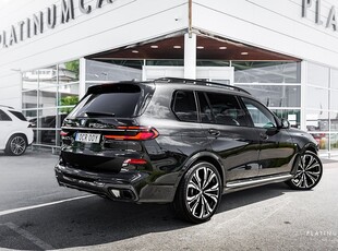 BMW X7 xDrive40d M Sport PRO 352hk / 6-sits / Sky / Iconic