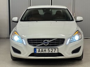 Volvo S60 D5 AWD SUMMUM 215 HK NAVI DRAG DVÄRM 1 BRUKARE