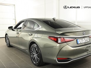 Lexus ES 300h Limited Edition Taklucka Navi Leasebar 218hk