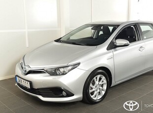 Toyota Auris1,8 Elhybrid Active Motorvärmare Vinterhjul 2017, Halvkombi