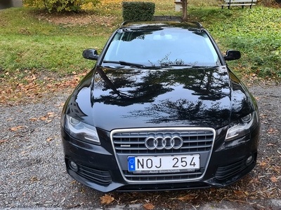 Audi A4 2.0 TDI 170 hk Quattro Alcantara/skinn Två brukare