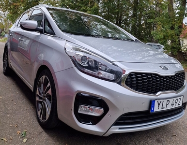 Kia Carens Kia Carens 1.7 VGT DCT GLS Euro 6 Nyservad