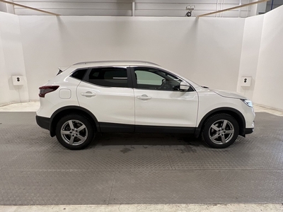 Nissan Qashqai 1.3 DIG-T 160hk Pano 360° Navi Drag 1-Ägare