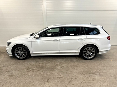 Volkswagen Passat SV2.0 TDI DSG R-Line Drag D-Värme Cockpit 190hk