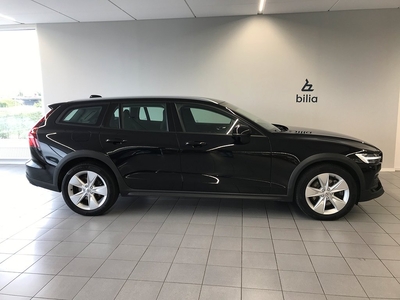 Volvo V60 Cross Country D4 AWD Edition 50% rabatt på vinterhjul