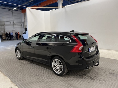 Volvo V60 D4 AWD 190hk Momentum VOC D-värme Drag Nyservad