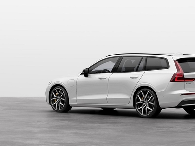 Volvo V60 Recharge T8 Polestar Engineered Fullutrustad