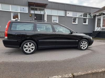 Volvo V70 2.5T Business.Kamrem bytt, många kvitto. väld.fin