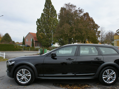 Volvo V90 Cross Country