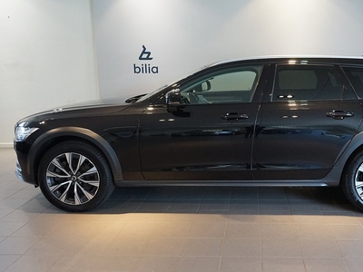 Volvo V90 Cross Country B5 AWD Bensin Advanced. 50% rabatt nya vinterhjul Klimatpaket. L