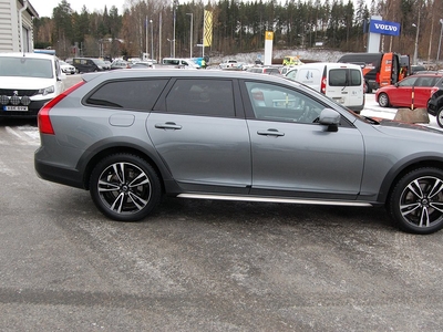 Volvo V90 Cross Country D4 AWD Aut Momentum 190hk Dynförlängning