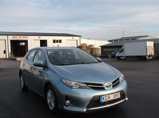 Toyota Auris Toyota Auris Hybrid e-CVT, 136hp, 2013