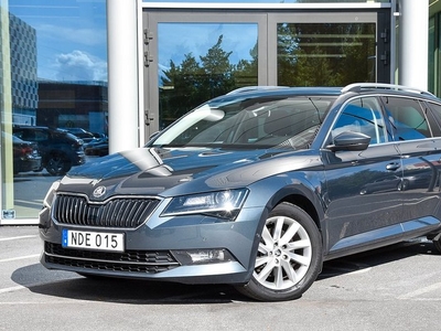 Skoda Superb2.0TDI DSG Style Navi Värmare Drag 2016, Kombi